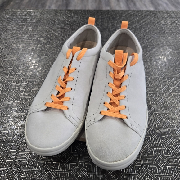 🐢 Vionic Paisley Sneakers Pale Grey with Orange Laces. Size 8.5 - Picture 1 of 14